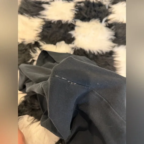 Victoria's Secret PINK Black Flare Leggings with Pink Heart Logo - Picture 7 of 7